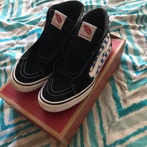 Sk8-Hi Vans